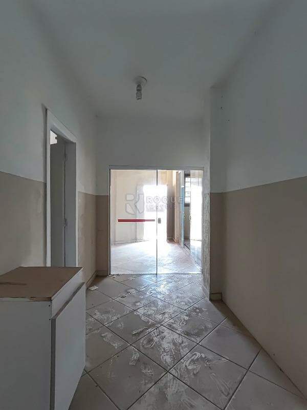 Salão para aluguel no bairro Jardim Nova Europa: Hall banheiros