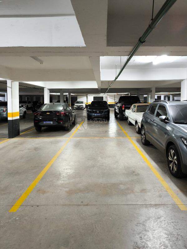 Apartamento à venda no bairro Jardim Santo André: VAGAS DE GARAGEM