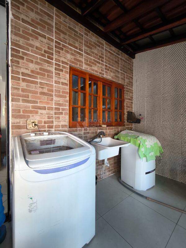 Casa Residencial à venda no bairro Jardim Santa Adélia: LAVANDERIA