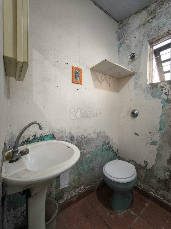 Casa Residencial à venda no bairro Vila Castelar: BANHEIRO SOCIAL