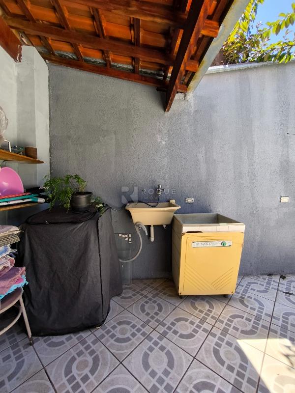 Casa Residencial à venda no bairro Parque Hippolyto: LAVANDERIA