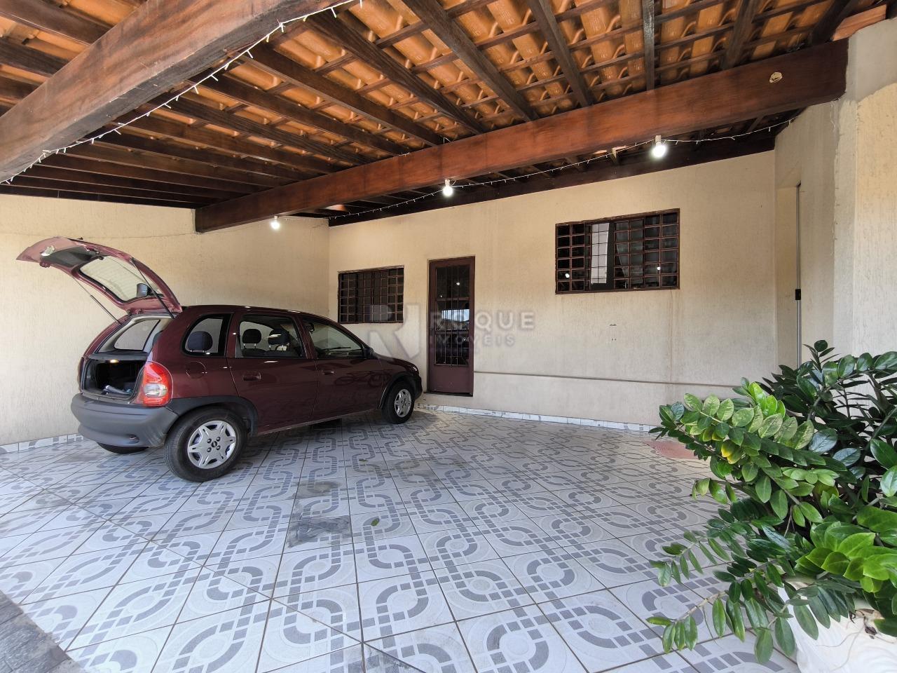 Casa Residencial à venda no bairro Parque Hippolyto: GARAGEM