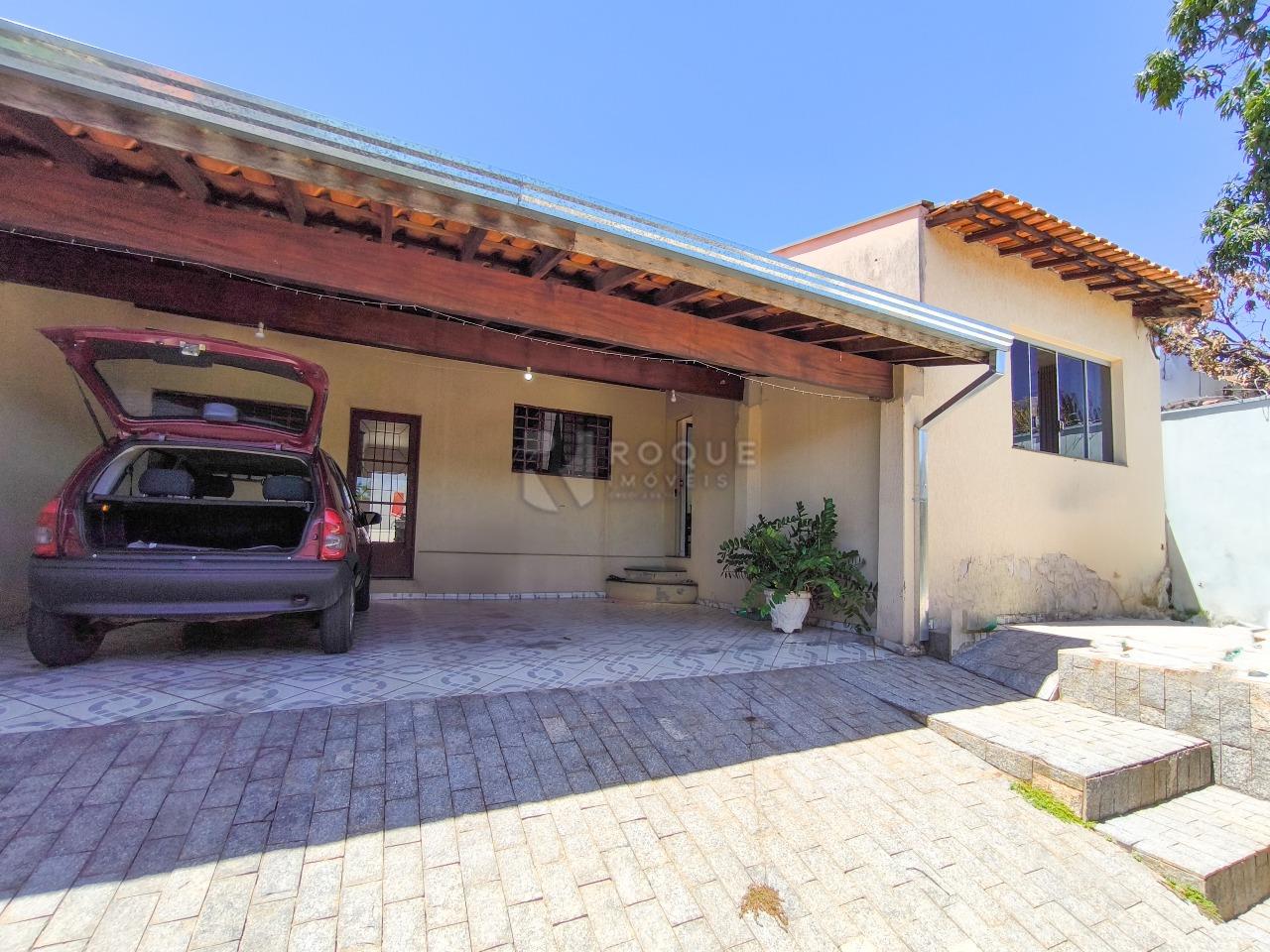 Casa Residencial à venda no bairro Parque Hippolyto: GARAGEM