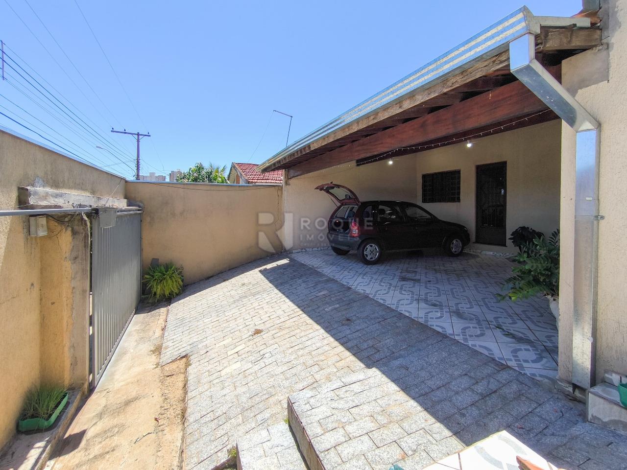 Casa Residencial à venda no bairro Parque Hippolyto: GARAGEM