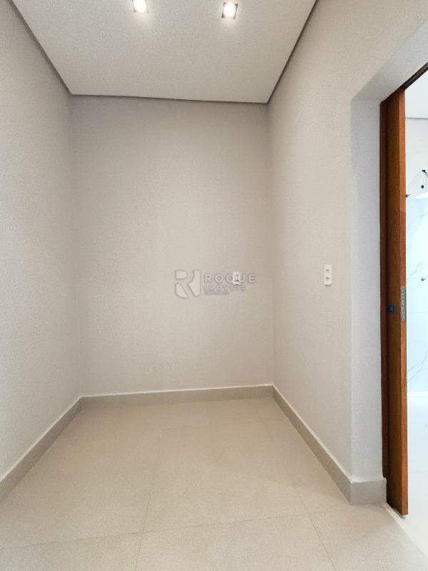 Casa Residencial à venda no bairro Jardim Marajoara: CLOSET SUÍTE