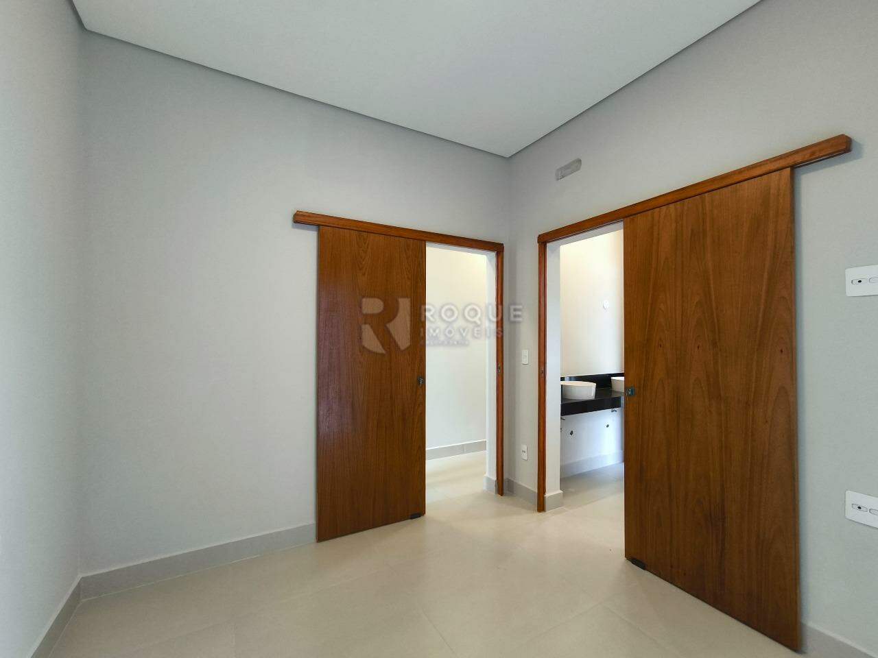 Casa Residencial à venda no bairro Jardim Marajoara: DEMI SUÍTE 1