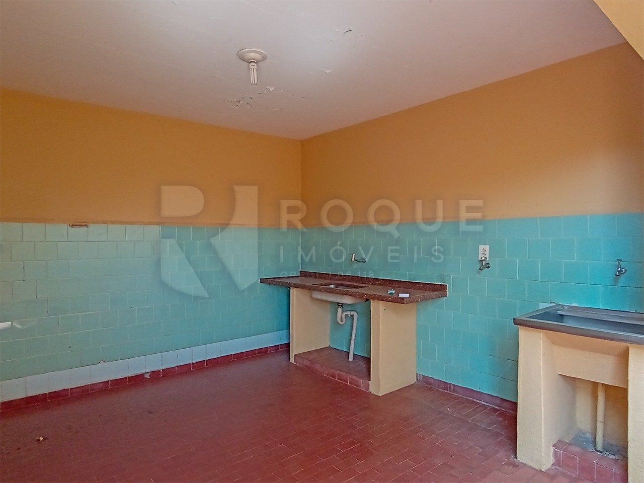 Casa Residencial à venda no bairro Vila Cristovam: Área de serviço 