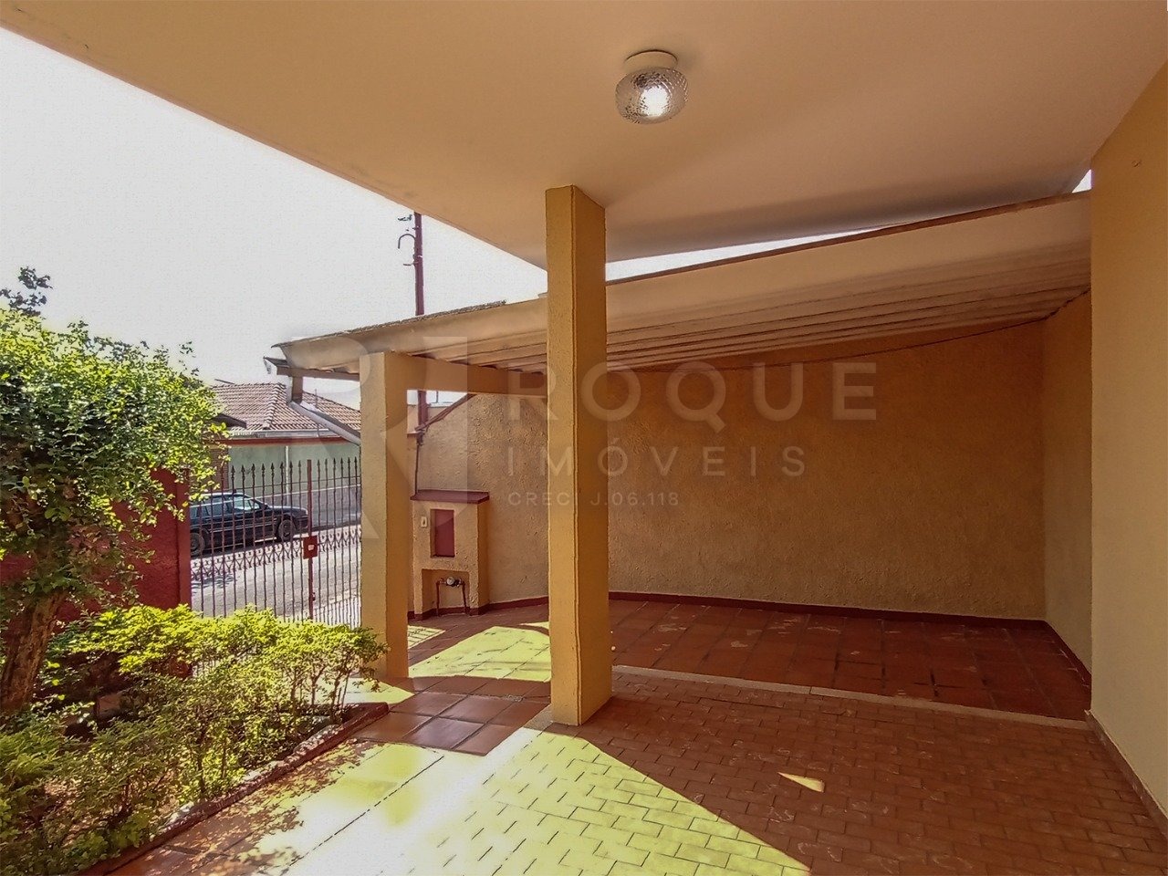 Casa Residencial à venda no bairro Vila Cristovam: Frente 