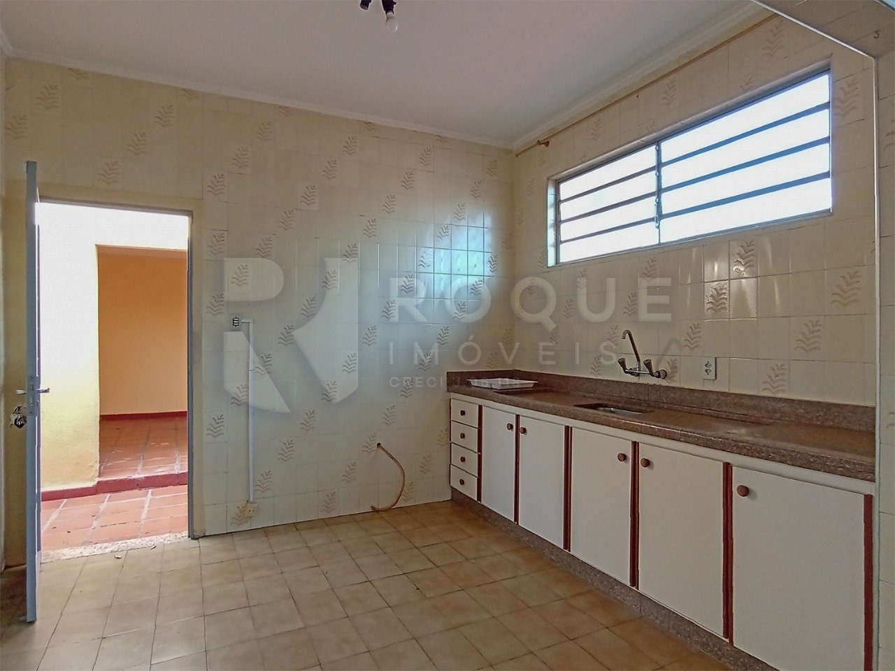 Casa Residencial à venda no bairro Vila Cristovam: Cozinha 