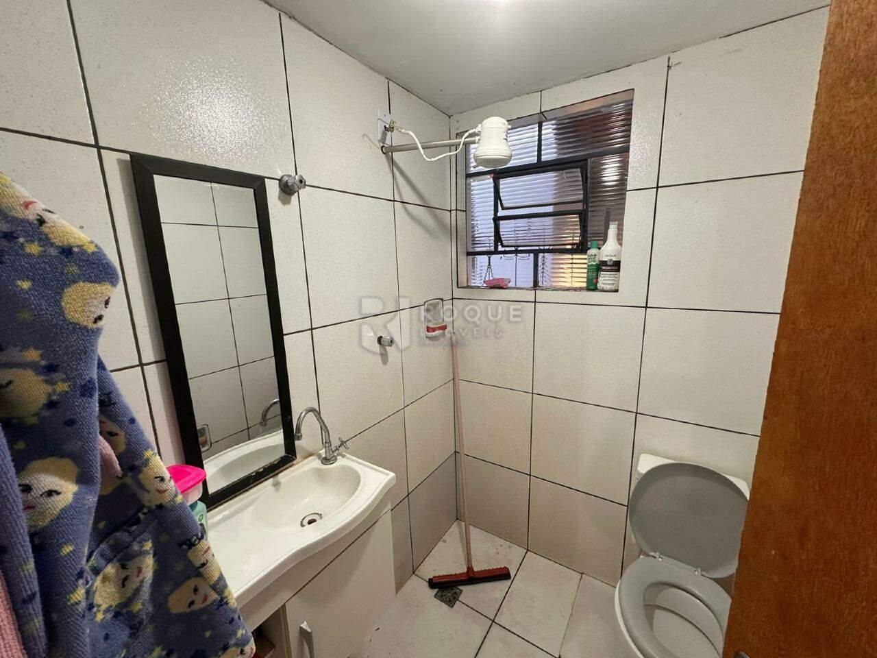 Casa Residencial à venda no bairro Parque Residencial Abílio Pedro: BANHEIRO