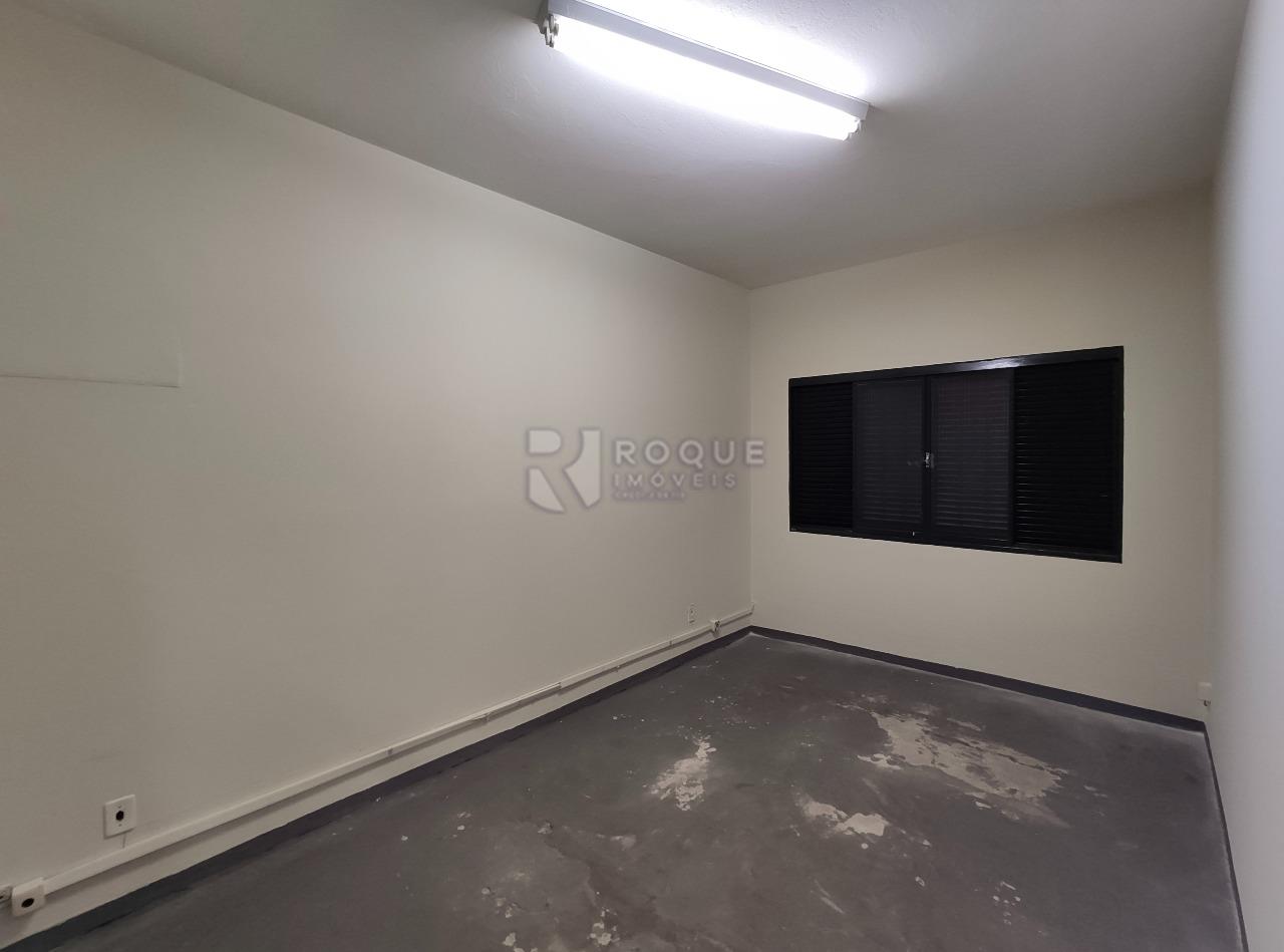 Casa Comercial à venda no bairro Centro: Sala 5 segundo andar 