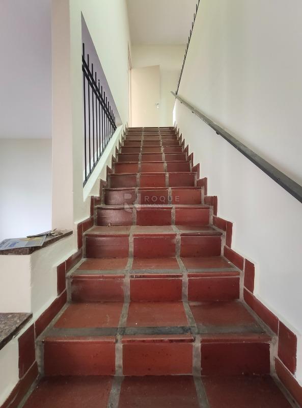 Casa Comercial à venda no bairro Centro: Acesso segundo andar 