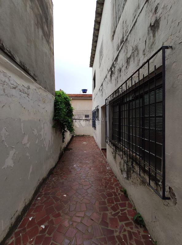 Casa Comercial à venda no bairro Centro: Corredor fundo