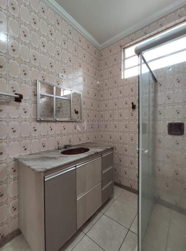 Casa Residencial para aluguel no bairro Jardim Santo André: WC social