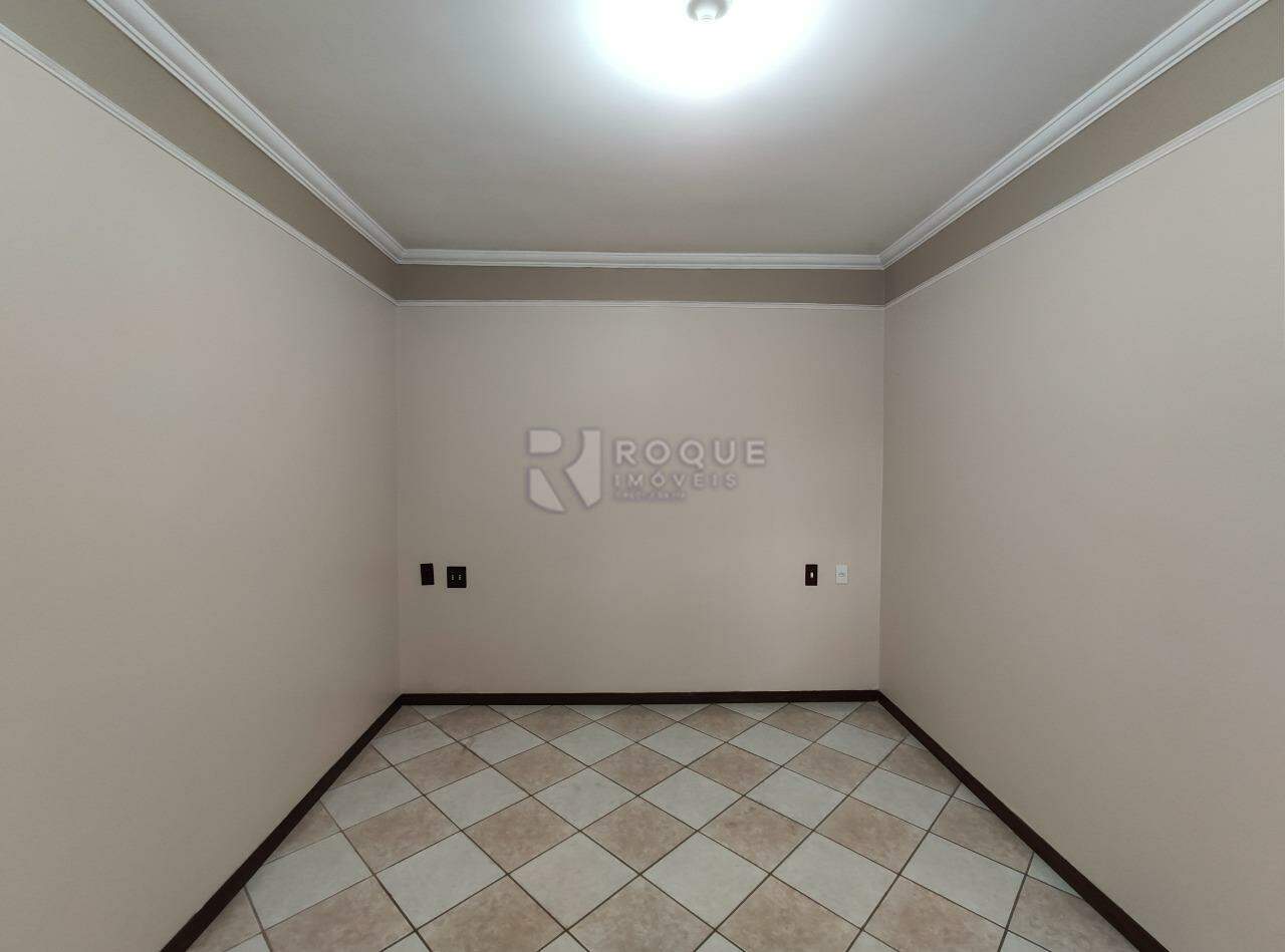 Casa Residencial para aluguel no bairro Jardim Santo André: Sala