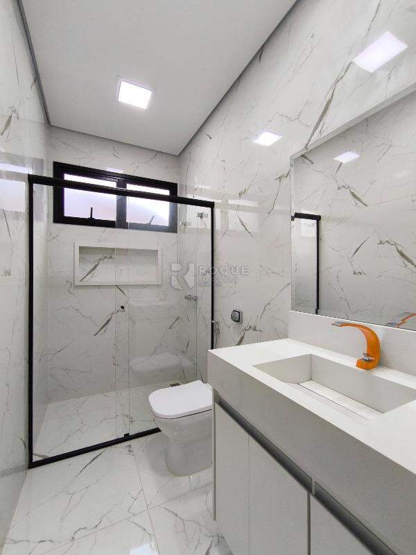Casa em condomínio à venda no bairro Portal de São Clemente: WC SUÍTE 1