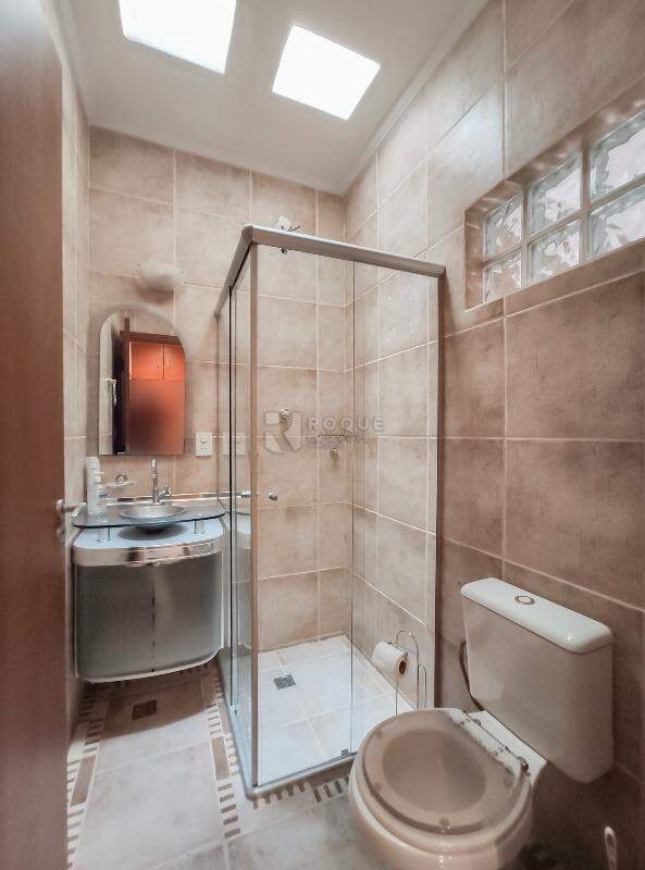 Casa Residencial para aluguel no bairro Vila Claudia: WC social 