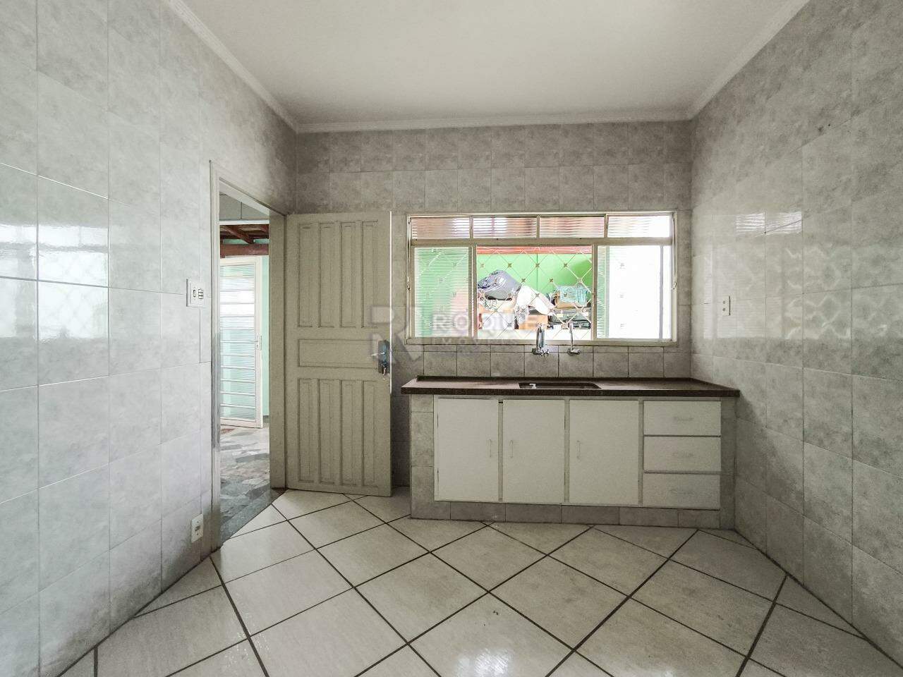 Casa Residencial à venda no bairro Jardim da Graminha: COZINHA