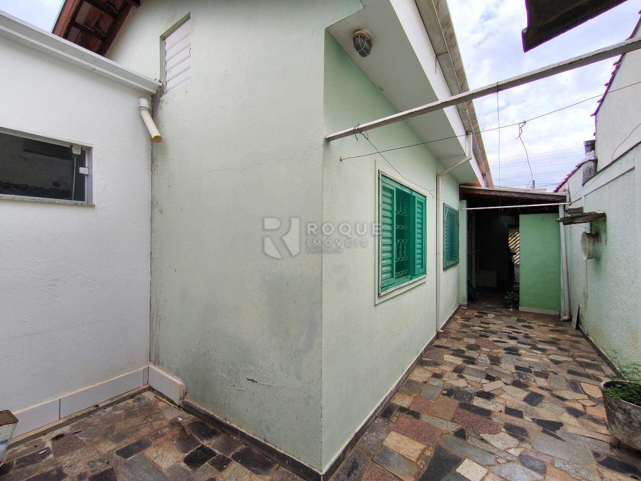 Casa Residencial à venda no bairro Jardim da Graminha: LATERAL EXTERNA