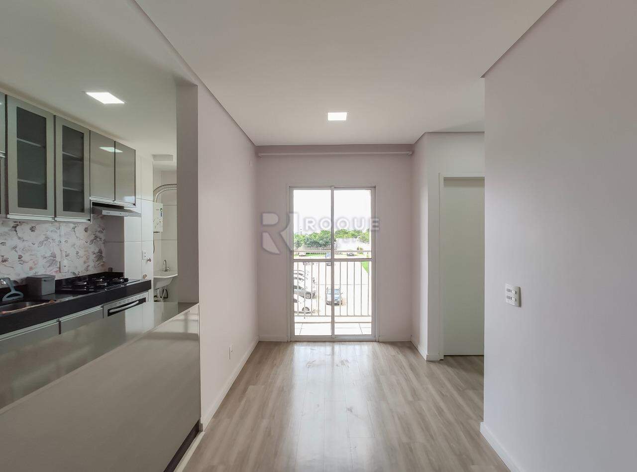 Apartamento para aluguel no bairro Vila Camargo: Sala 