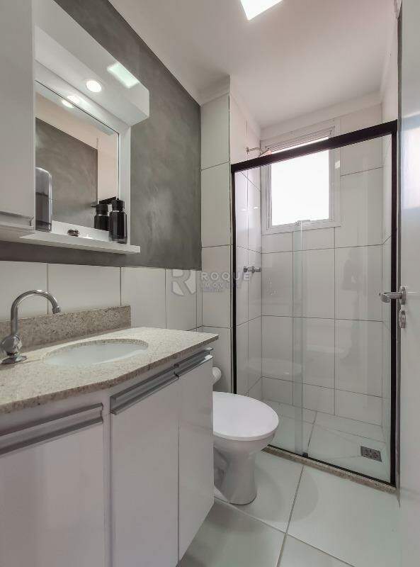Apartamento para aluguel no bairro Vila Camargo: WC suíte 