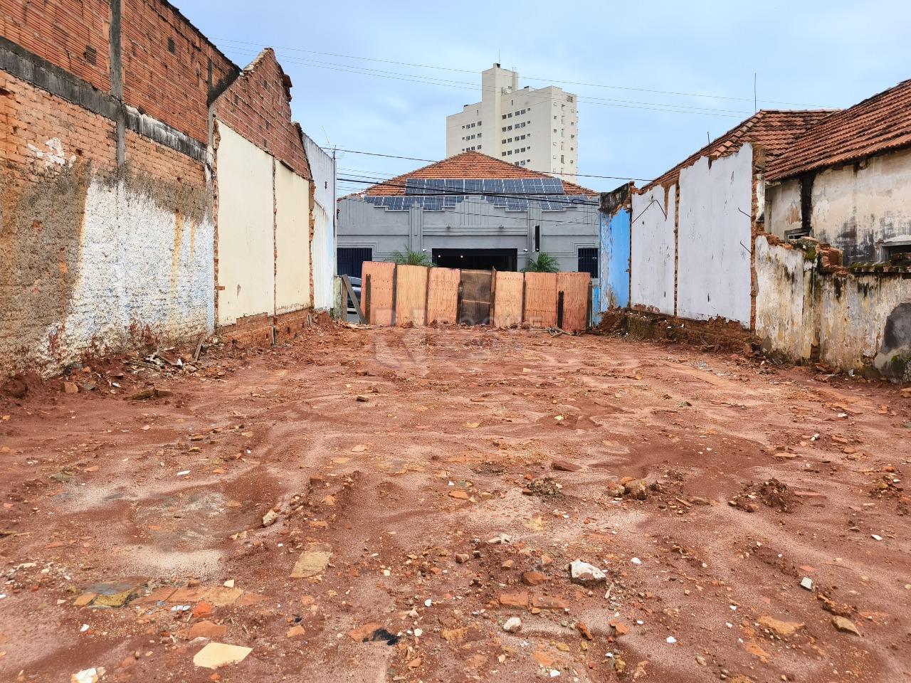 Terreno à venda no bairro Centro: 