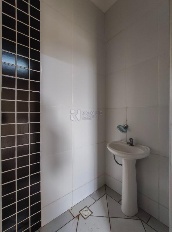 Casa Residencial para aluguel no bairro Jardim Residencial Granja Machado: WC fundo 