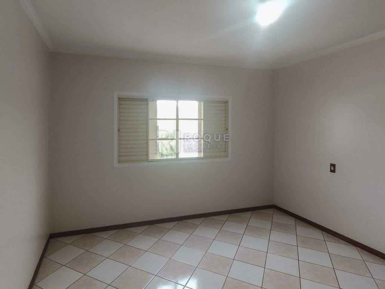 Casa com salão à venda no bairro Jardim Santo André: Dormitório 01