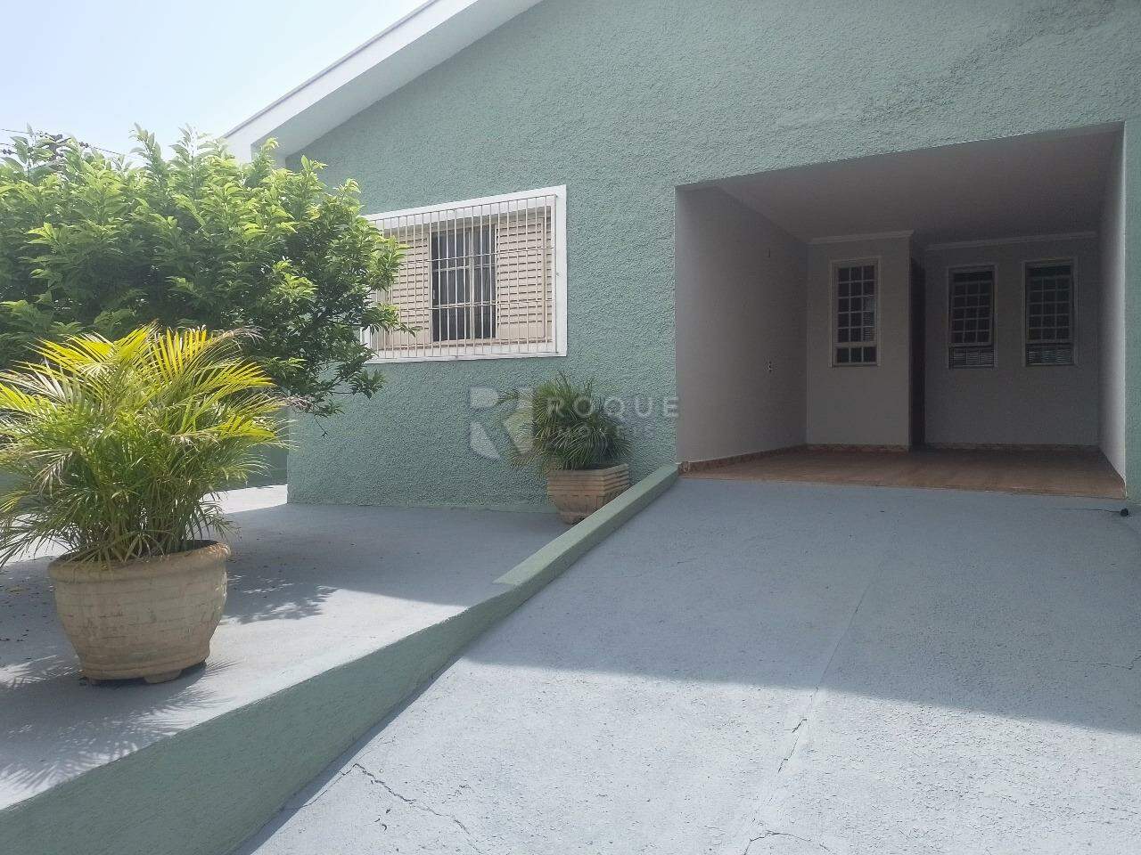 Casa com salão à venda no bairro Jardim Santo André: Hall de entrada