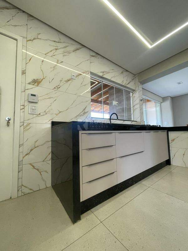 Casa em condomínio à venda no bairro Riviera de Santa Cristina I: 