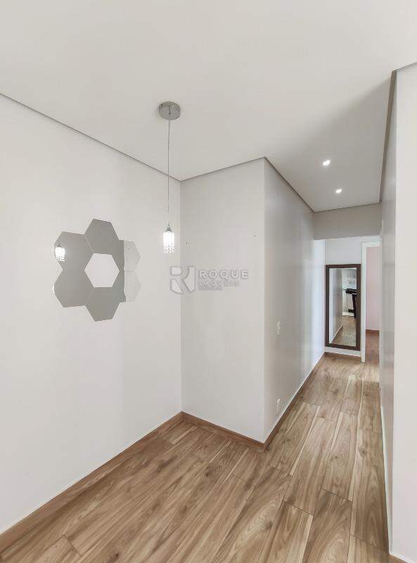 Apartamento para aluguel no bairro Chácaras Antonieta: Hall
