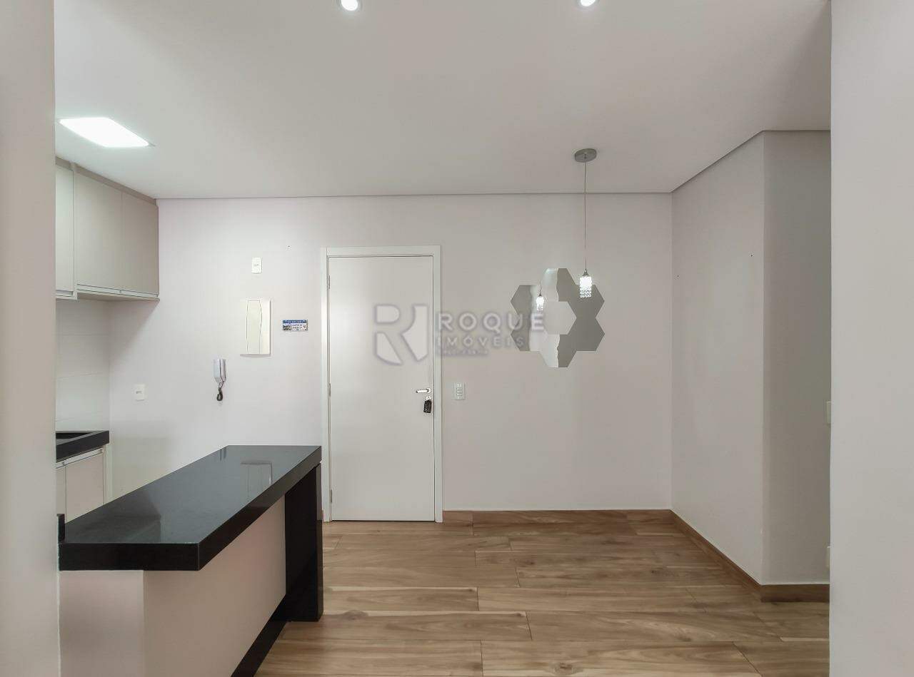 Apartamento para aluguel no bairro Chácaras Antonieta: Sala