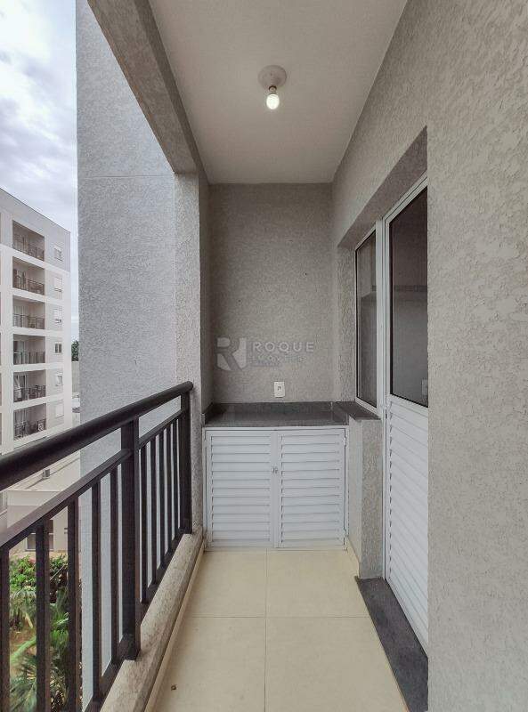 Apartamento para aluguel no bairro Chácaras Antonieta: Sacada