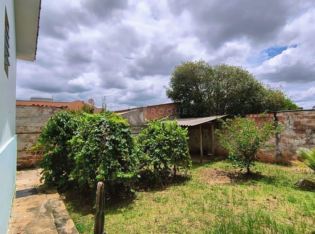 Casa Residencial para aluguel no bairro Jardim Nova Europa: Fundos