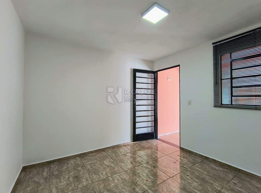 Casa Residencial para aluguel no bairro Jardim Nova Europa: Dormitório 03