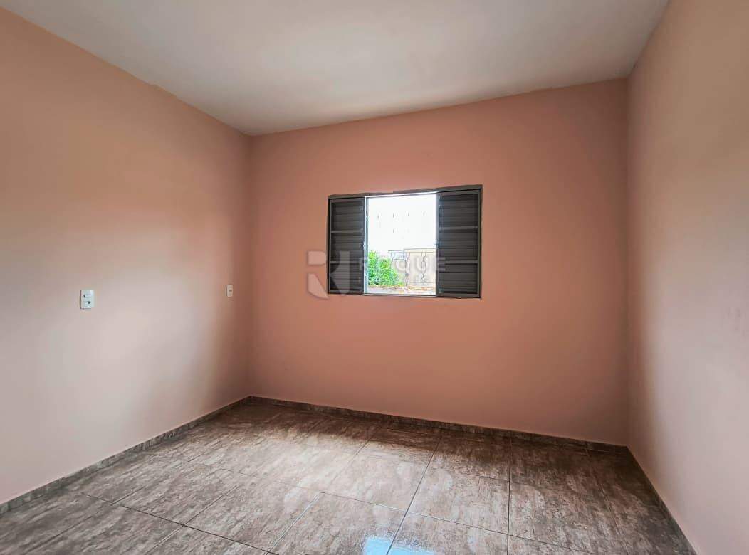 Casa Residencial para aluguel no bairro Jardim Nova Europa: Dormitório 02