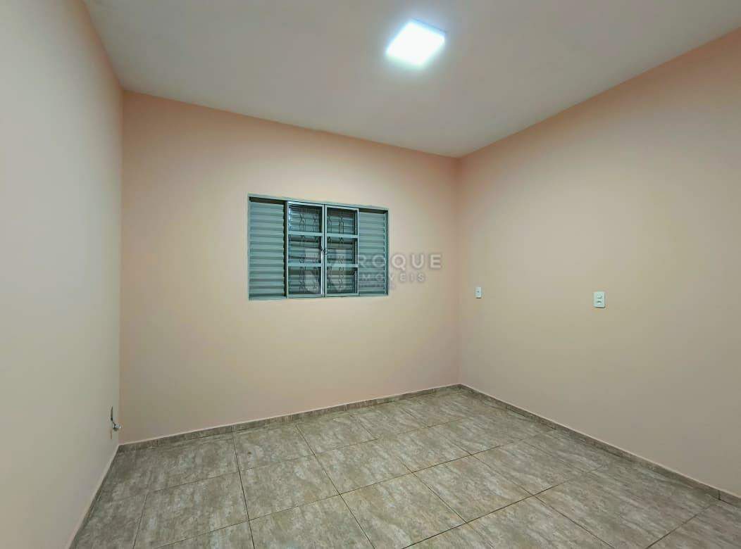 Casa Residencial para aluguel no bairro Jardim Nova Europa: Dormitório 01