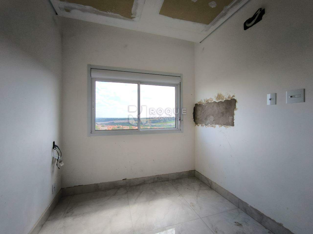 Apartamento à venda no bairro Jardim Florença: CLOSET SUÍTE 1