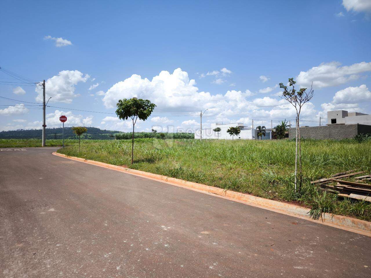 Terreno à venda no bairro Residencial Colinas do Engenho II: 
