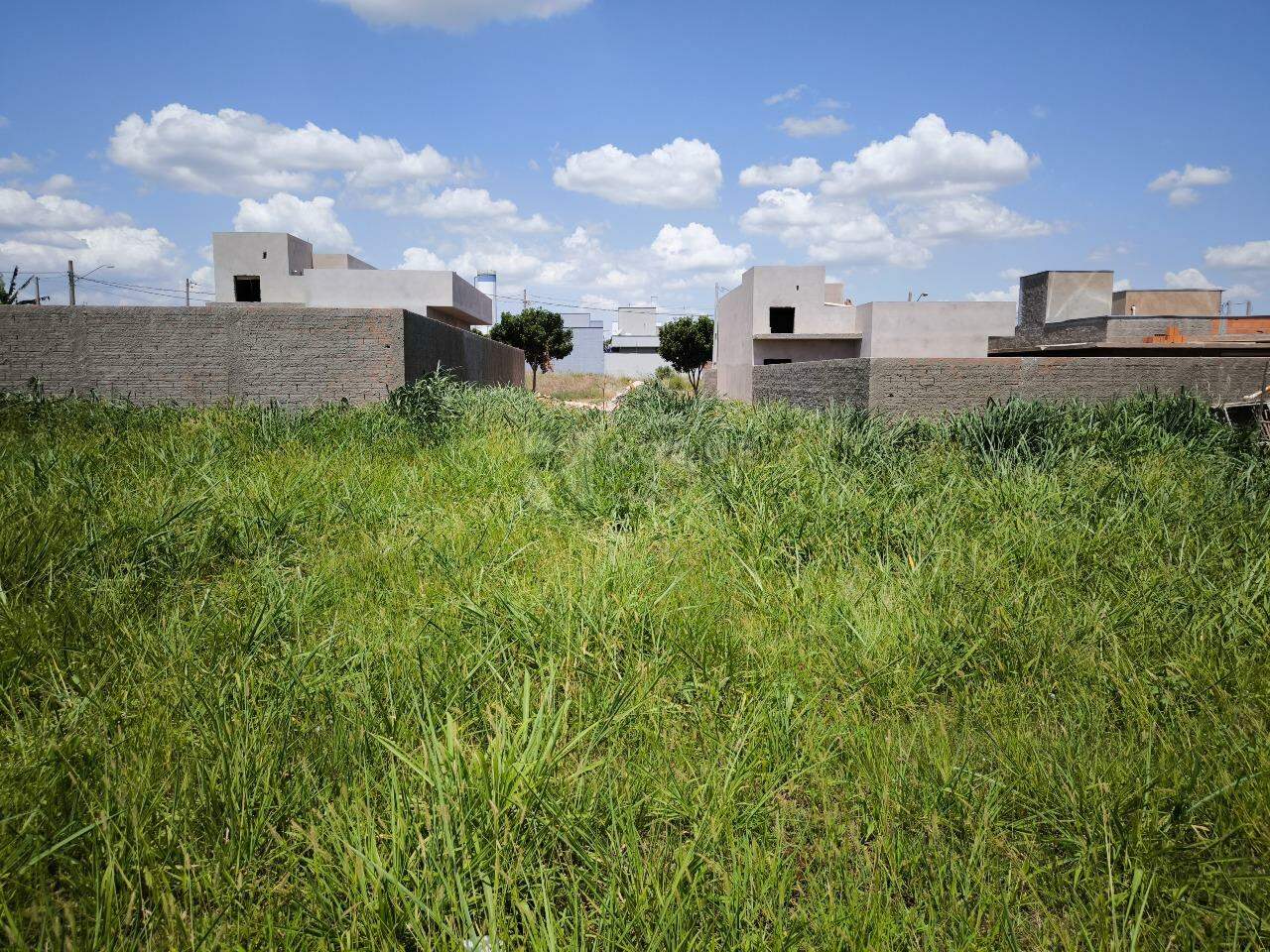 Terreno à venda no bairro Residencial Colinas do Engenho II: 