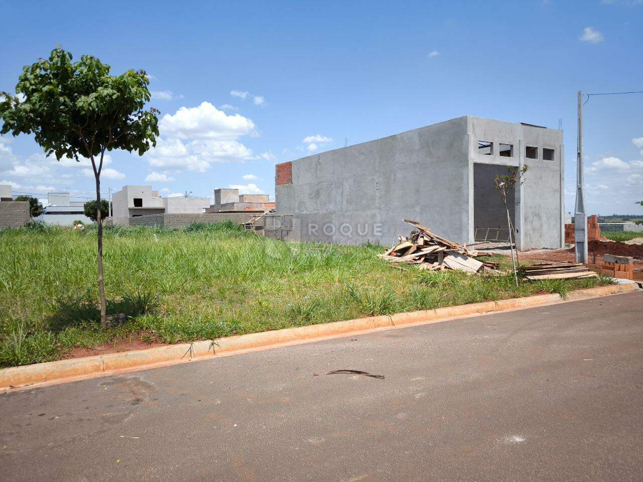 Terreno à venda no bairro Residencial Colinas do Engenho II: 