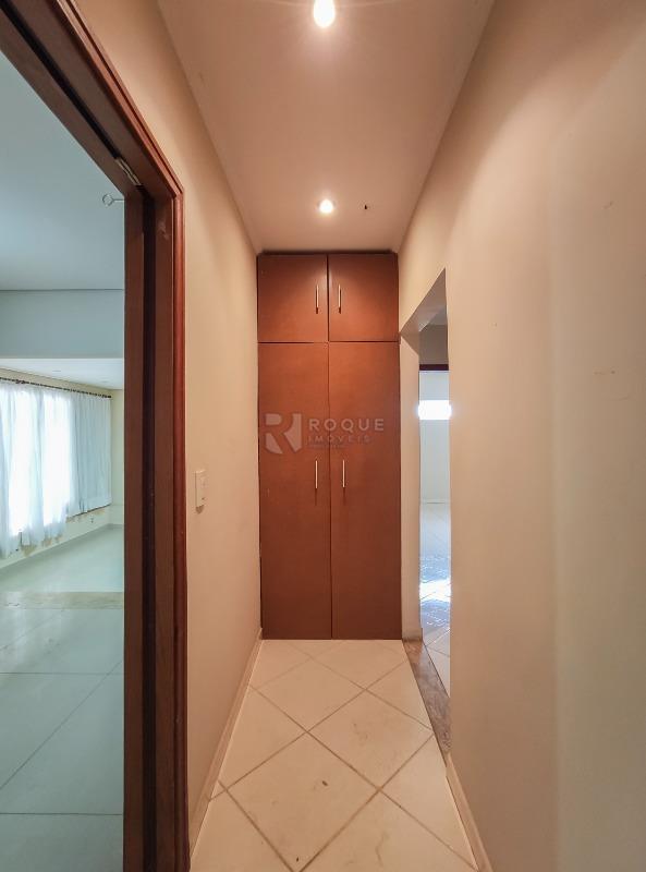 Casa Comercial à venda no bairro Vila Claudia: Hall 