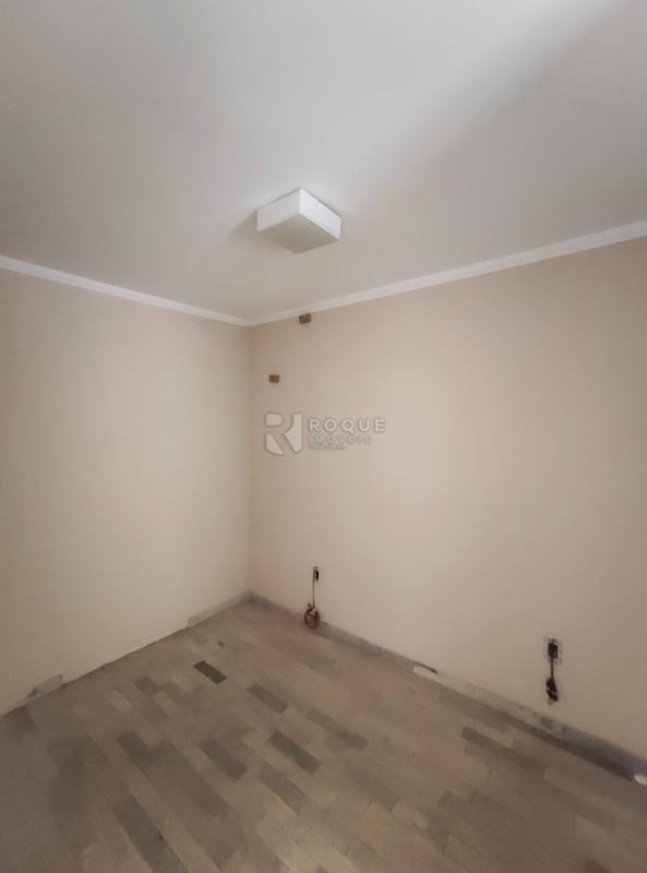 Casa Comercial à venda no bairro Vila Claudia: Despensa sala 3