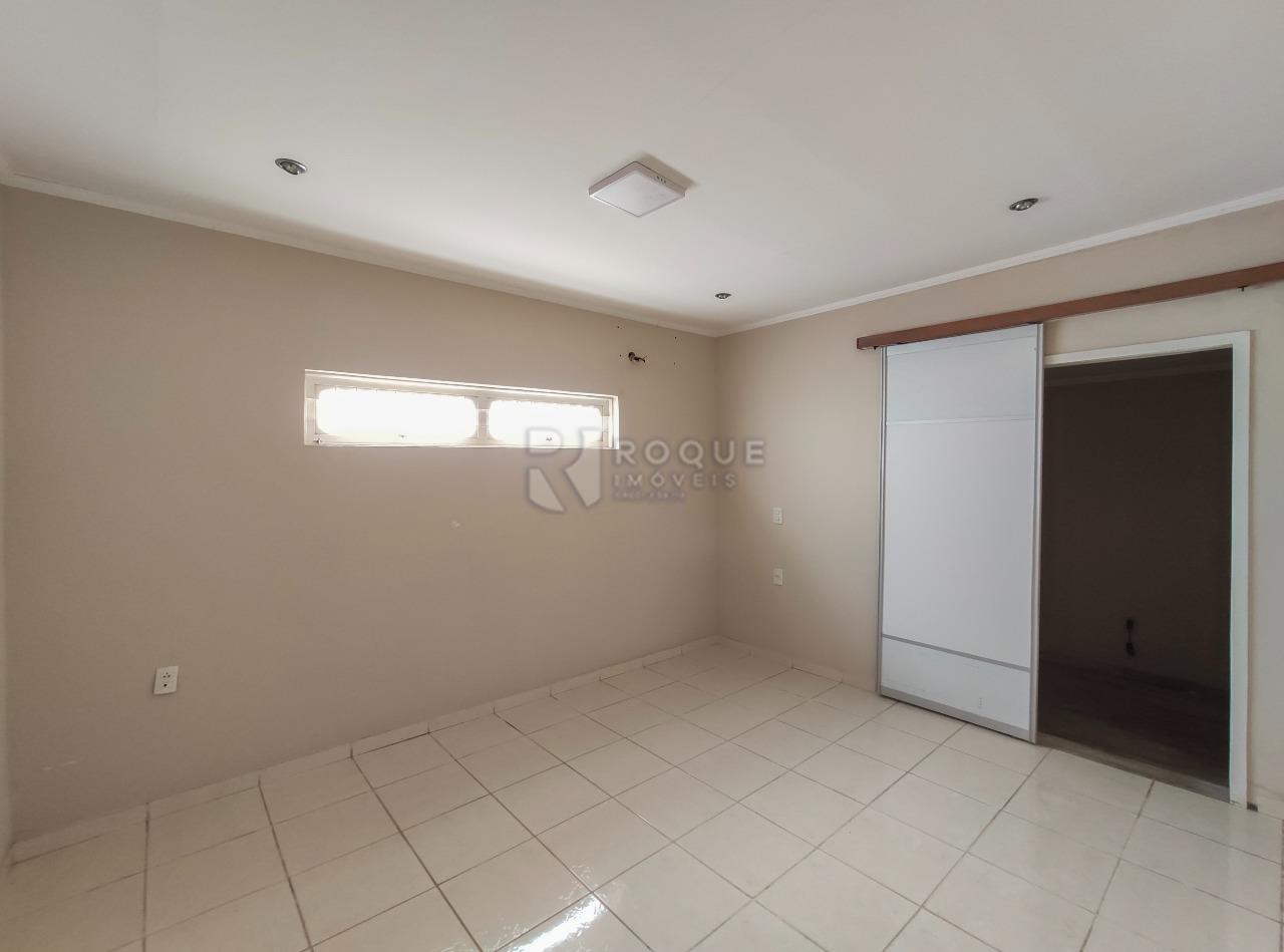 Casa Comercial à venda no bairro Vila Claudia: Sala 3