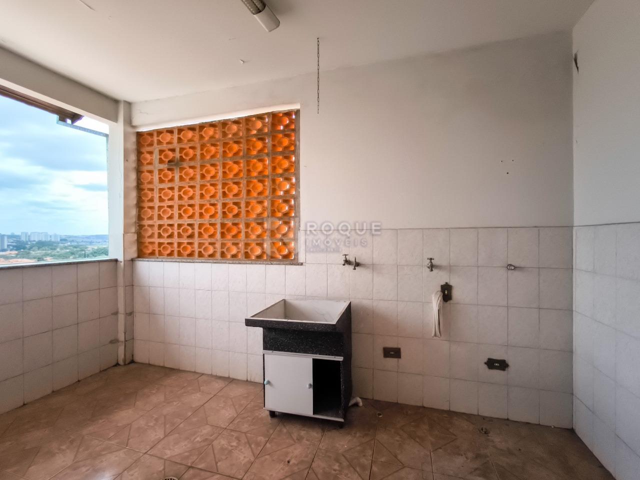 Casa com salão à venda no bairro Jardim Ibirapuera: LAVANDERIA