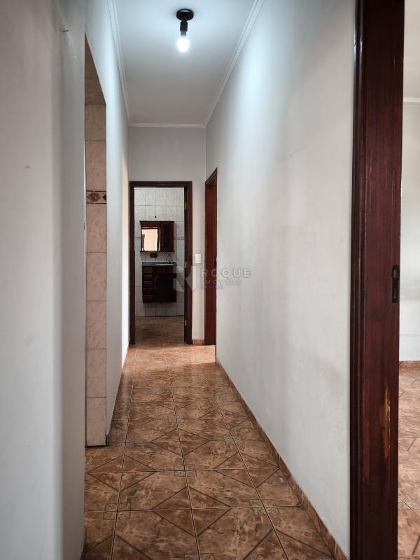 Casa com salão à venda no bairro Jardim Ibirapuera: CORREDOR INTERNO