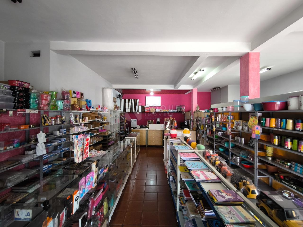 Casa com salão à venda no bairro Jardim Ibirapuera: SALÃO