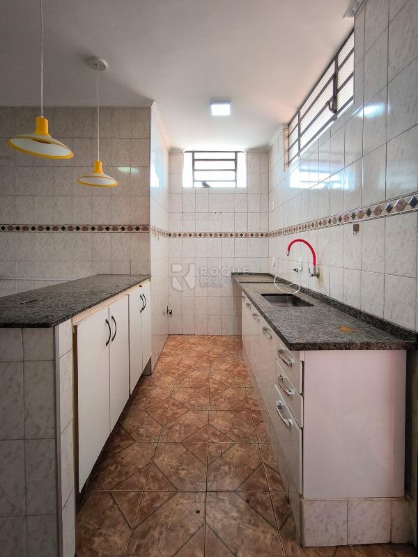 Casa com salão à venda no bairro Jardim Ibirapuera: COZINHA