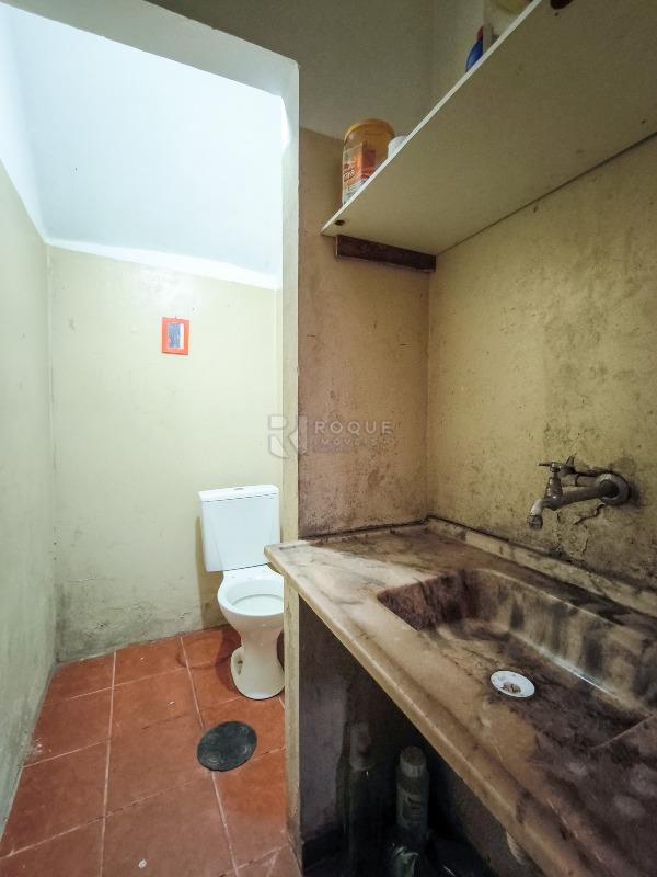 Casa com salão à venda no bairro Jardim Ibirapuera: BANHEIRO SALÃO