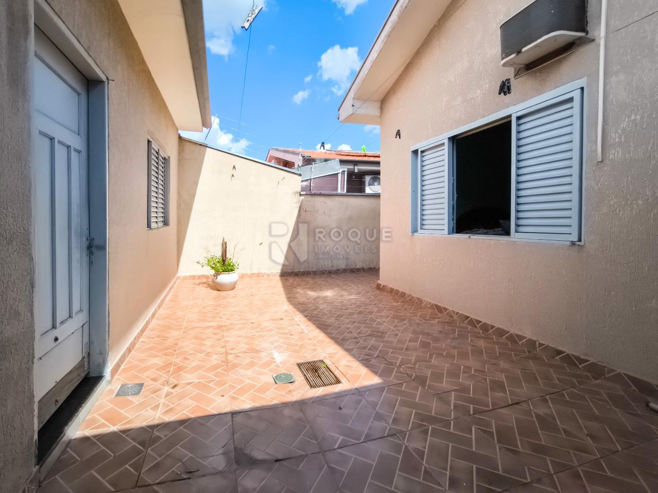 Casa Residencial à venda no bairro Jardim Montezuma: QUINTAL